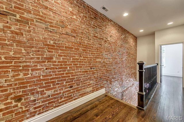 3437 Nebraska Avenue, St Louis, MO 63118