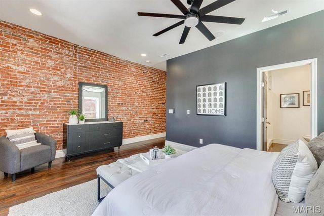 3437 Nebraska Avenue, St Louis, MO 63118