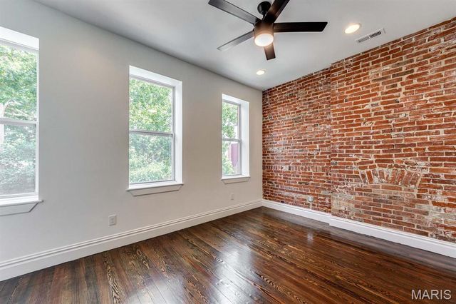 3437 Nebraska Avenue, St Louis, MO 63118