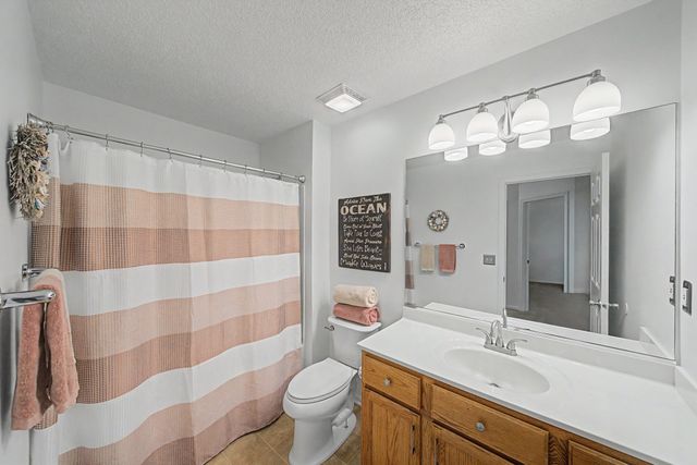 150 S Prairie View Drive 502, West Des Moines, IA 50266
