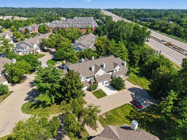 150 S Prairie View Drive 502, West Des Moines, IA 50266