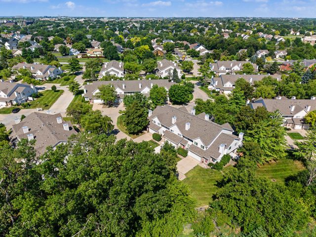 150 S Prairie View Drive 502, West Des Moines, IA 50266