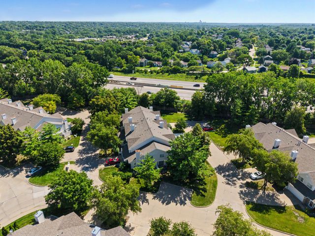150 S Prairie View Drive 502, West Des Moines, IA 50266