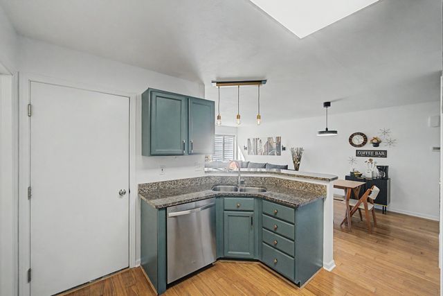 150 S Prairie View Drive 502, West Des Moines, IA 50266