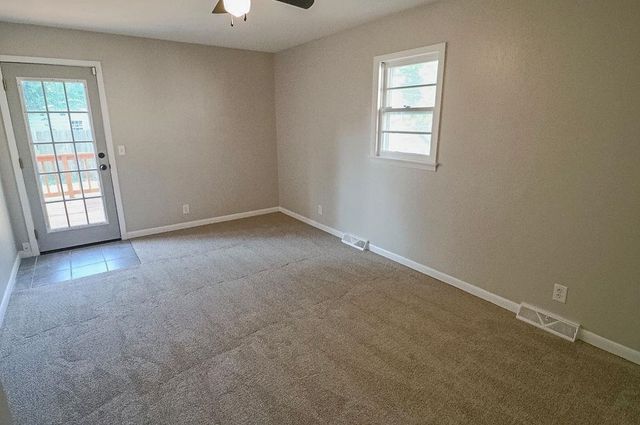 2538 W Columbine Ln, Wichita, KS 67204