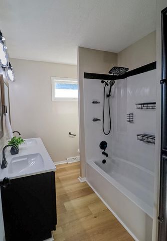 2538 W Columbine Ln, Wichita, KS 67204