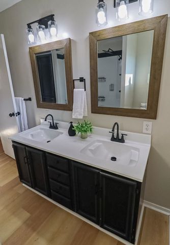2538 W Columbine Ln, Wichita, KS 67204