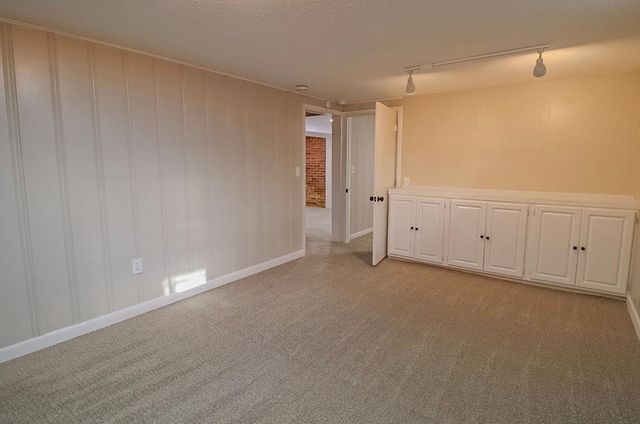 2538 W Columbine Ln, Wichita, KS 67204