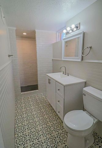 2538 W Columbine Ln, Wichita, KS 67204