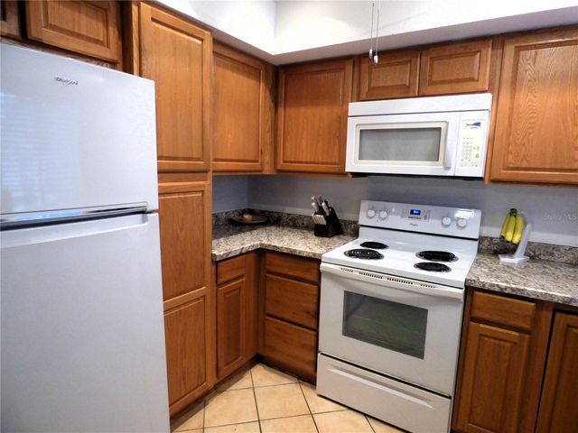 18 QUAILS RUN BOULEVARD 4, Englewood, FL 34223