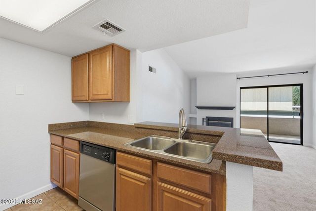 101 S Players Club Dr Apt 23202, Tucson, AZ 85745