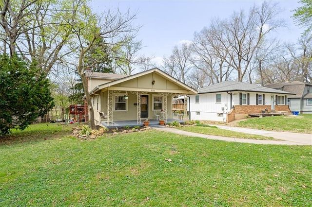 8330 Riggs Street, Overland Park, KS 66212
