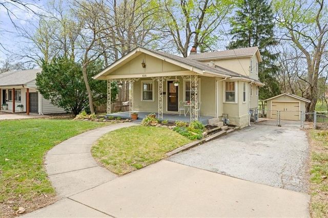 8330 Riggs Street, Overland Park, KS 66212