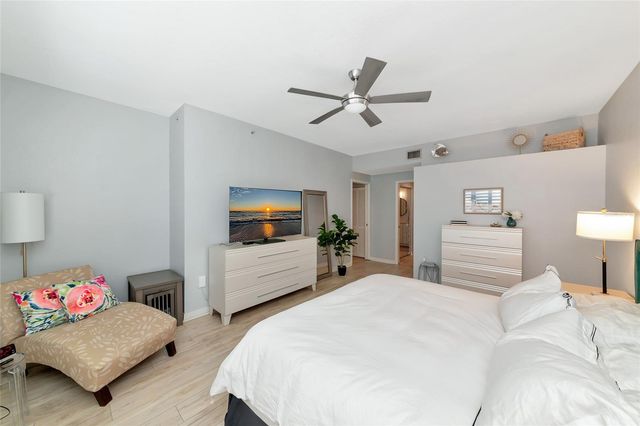 6835 FAIRVIEW TERRACE 6835, Bradenton, FL 34203