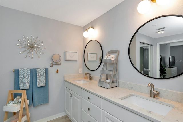 6835 FAIRVIEW TERRACE 6835, Bradenton, FL 34203