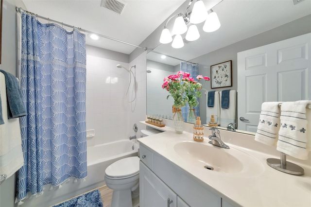 6835 FAIRVIEW TERRACE 6835, Bradenton, FL 34203