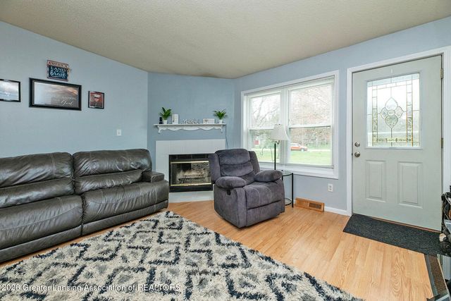 606 Locust Street, Dewitt, MI 48820