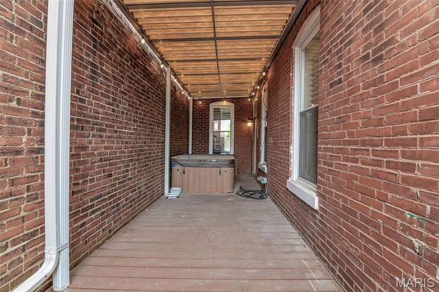 3436 Chippewa Street, St Louis, MO 63118