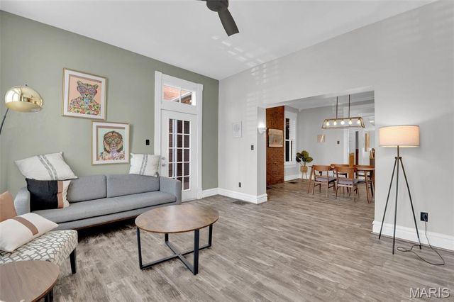 3436 Chippewa Street, St Louis, MO 63118