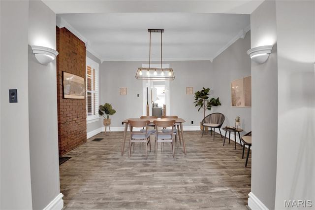 3436 Chippewa Street, St Louis, MO 63118