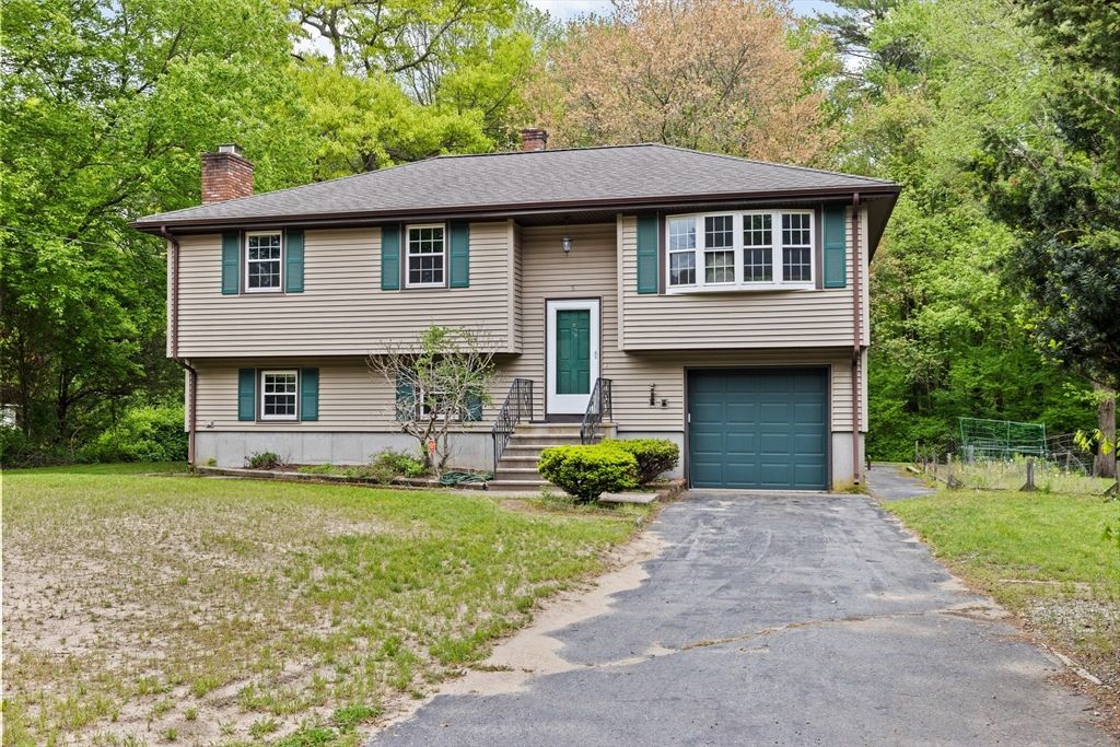 5 Glad St, Freetown, MA 02702