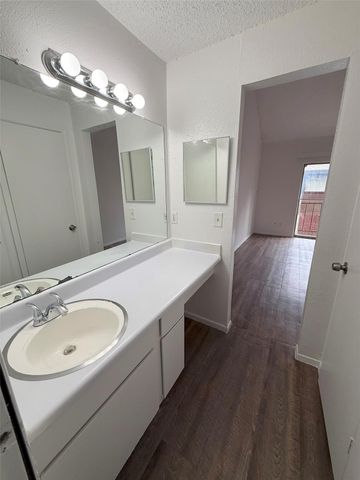 7152 Fair Oaks Avenue 2166, Dallas, TX 75231