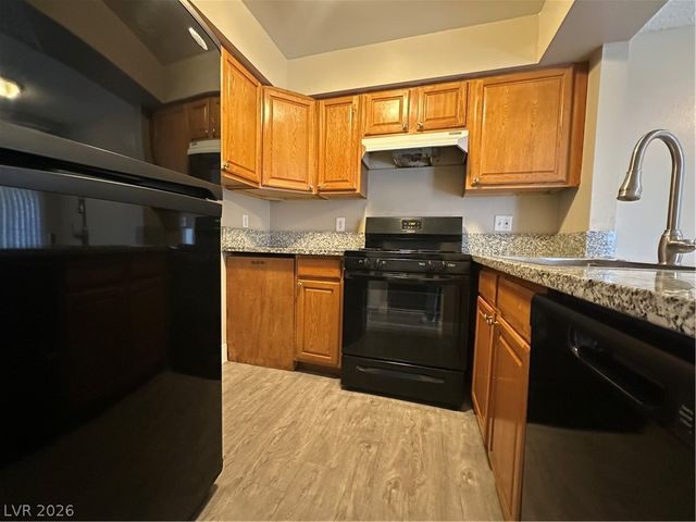 1467 Hialeah Drive D, Las Vegas, NV 89119