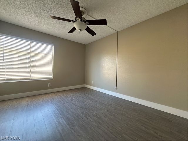 1467 Hialeah Drive D, Las Vegas, NV 89119