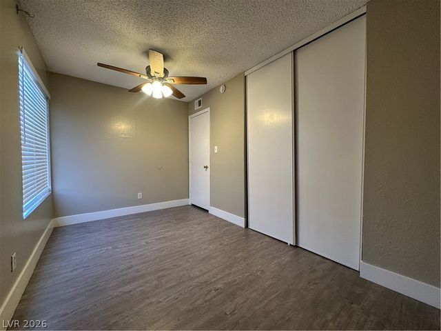 1467 Hialeah Drive D, Las Vegas, NV 89119