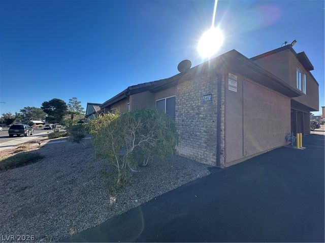 1467 Hialeah Drive D, Las Vegas, NV 89119