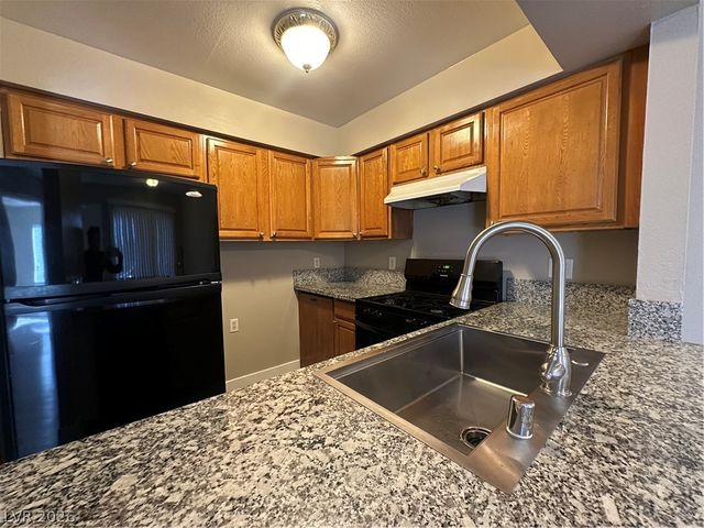 1467 Hialeah Drive D, Las Vegas, NV 89119