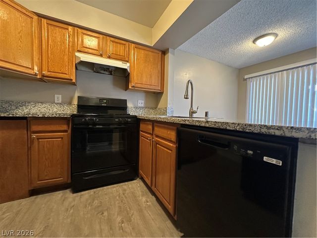 1467 Hialeah Drive D, Las Vegas, NV 89119