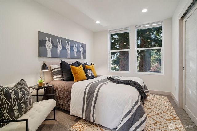 7207 12th Avenue NE, Seattle, WA 98115