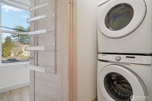 7207 12th Avenue NE, Seattle, WA 98115