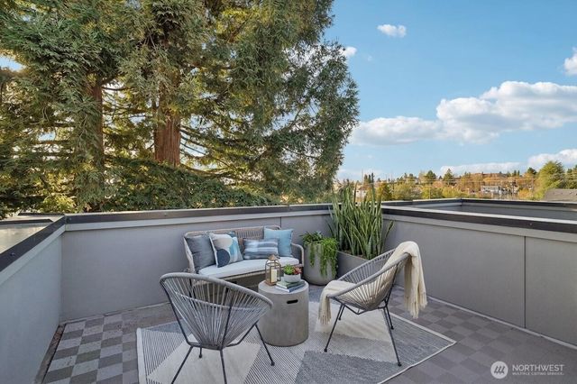 7207 12th Avenue NE, Seattle, WA 98115