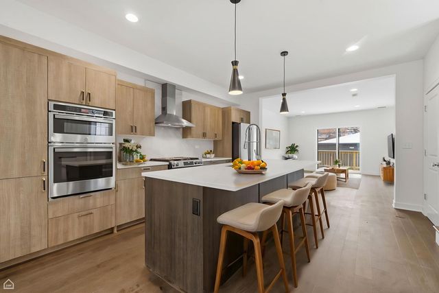 2832 W Wilcox Street, Chicago, IL 60612