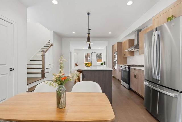 2832 W Wilcox Street, Chicago, IL 60612