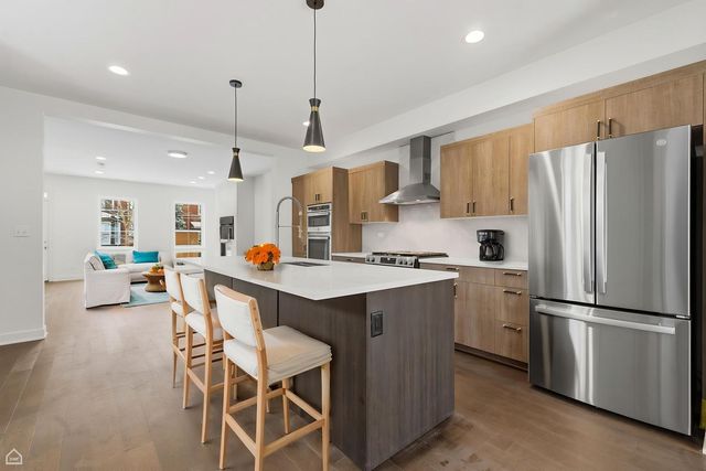 2832 W Wilcox Street, Chicago, IL 60612