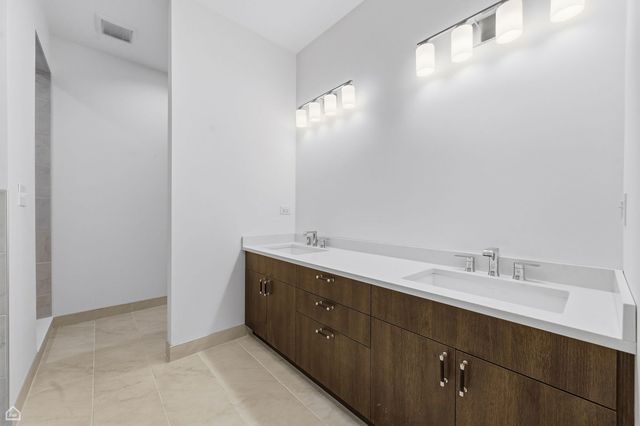 2832 W Wilcox Street, Chicago, IL 60612