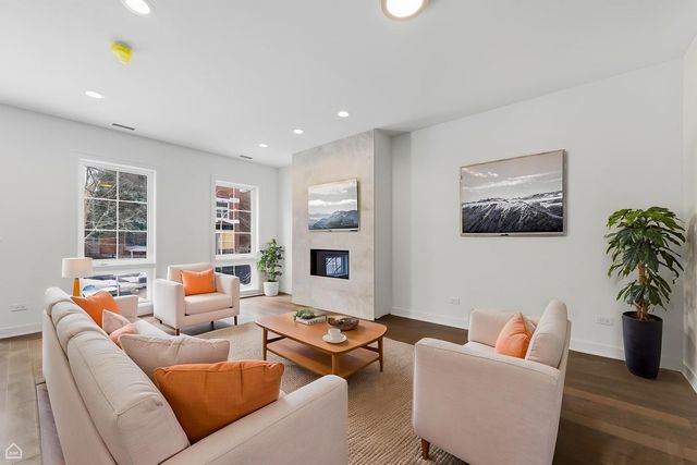 2832 W Wilcox Street, Chicago, IL 60612