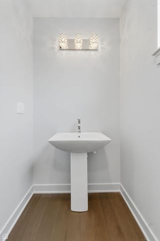 2832 W Wilcox Street, Chicago, IL 60612