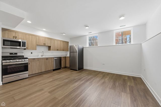 2832 W Wilcox Street, Chicago, IL 60612