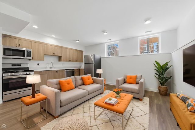 2832 W Wilcox Street, Chicago, IL 60612