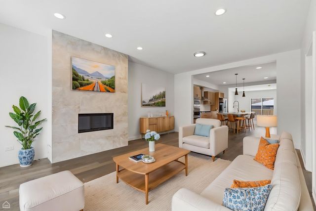 2832 W Wilcox Street, Chicago, IL 60612