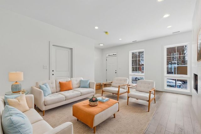 2832 W Wilcox Street, Chicago, IL 60612