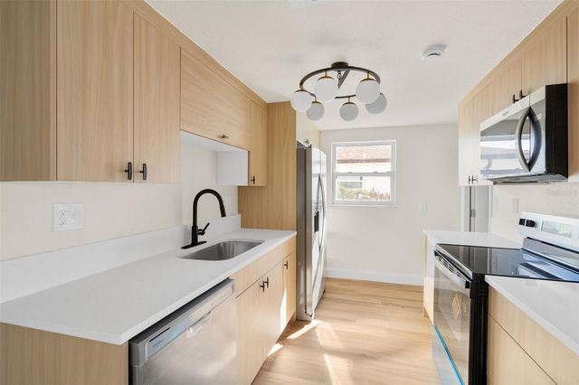 13804 VICTOR AVENUE, Hudson, FL 34667