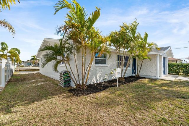 13804 VICTOR AVENUE, Hudson, FL 34667