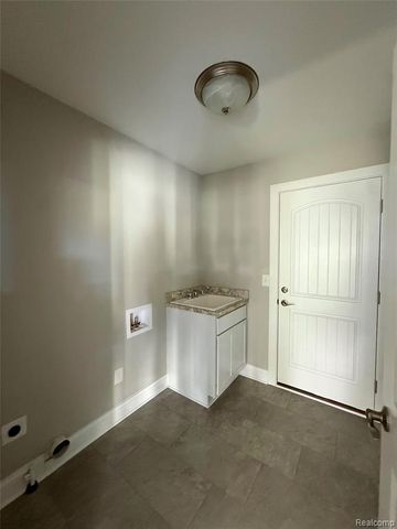 269 Canyon Creek Court 51, Howell, MI 48843