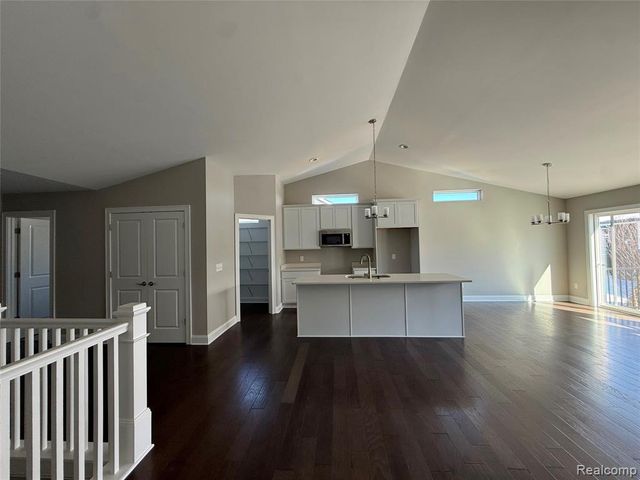 269 Canyon Creek Court 51, Howell, MI 48843