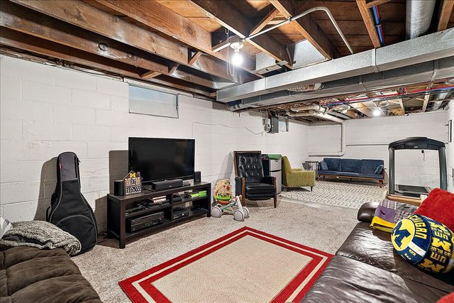 1025 Graafschap Road, Holland City, MI 49423